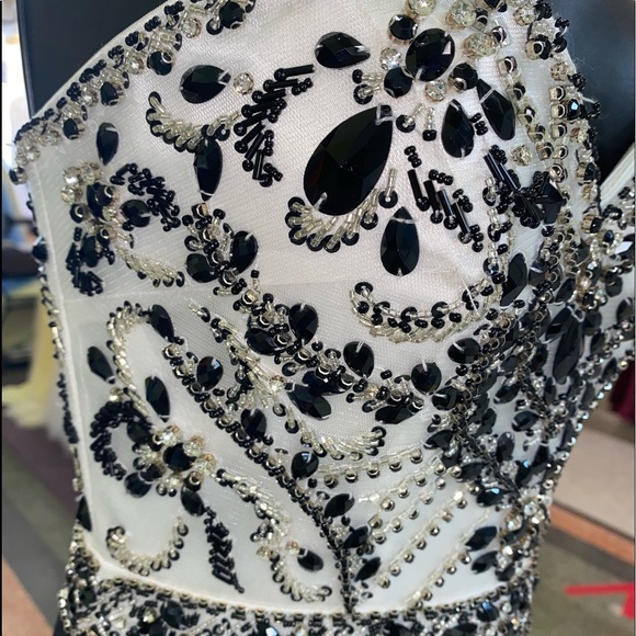 Prom Dress - Picture 3 of 4